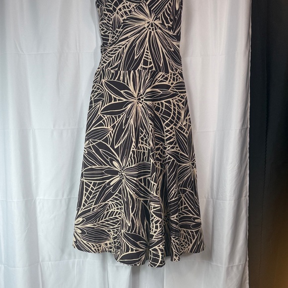 Newport News Black and Cream Floral Midi Dress - Picture 4 of 12